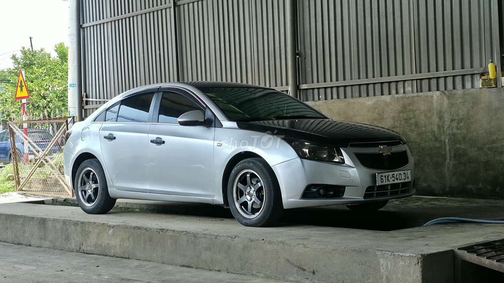 Chevrolet Cruze 2011 - ảnh 3