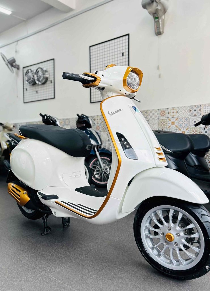 Piaggio Vespa 2021 - ảnh 1