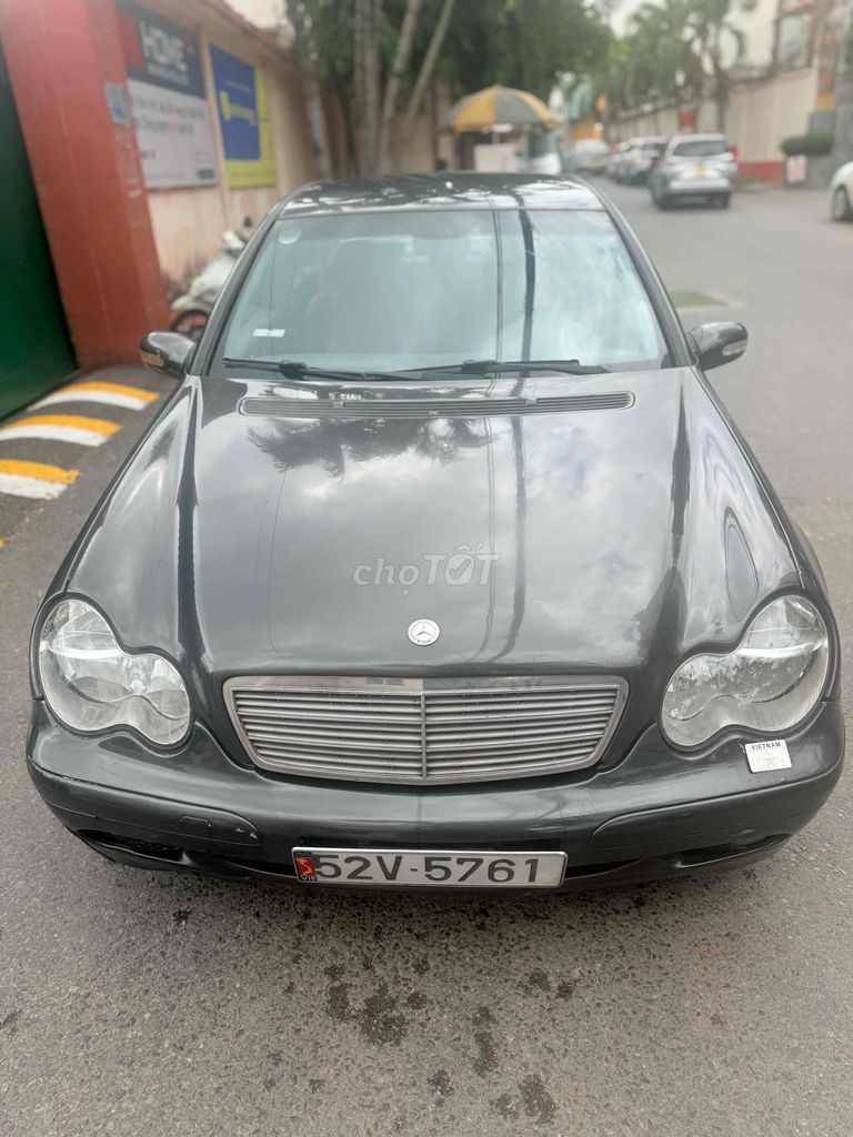 Mercedes-Benz 2002 - ảnh 1