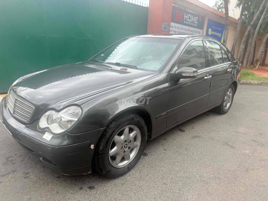 Mercedes-Benz 2002 - ảnh 2