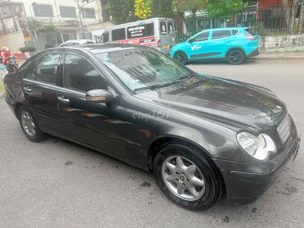 Mercedes-Benz 2002 - ảnh 3