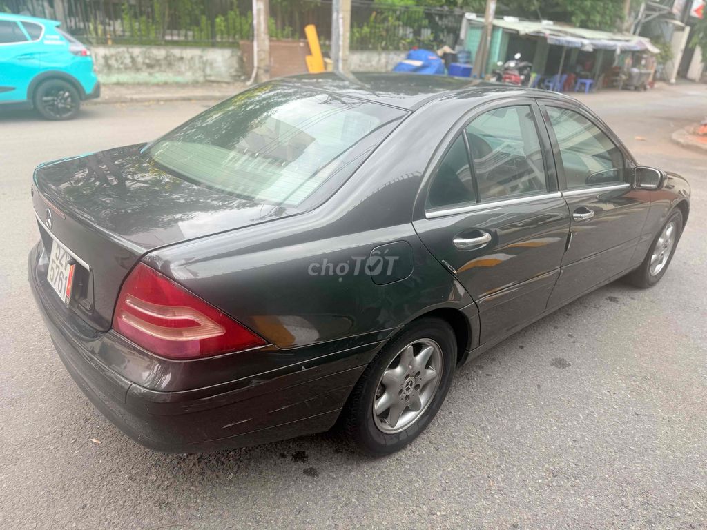 Mercedes-Benz 2002 - ảnh 5