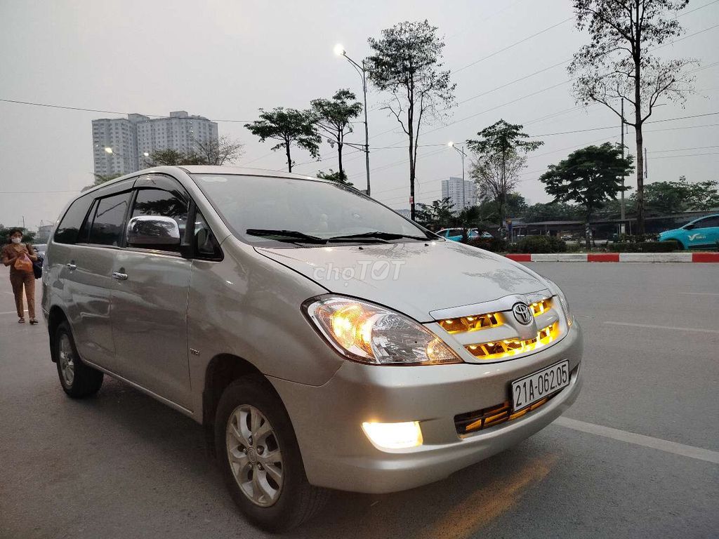 Toyota Innova 2008 - ảnh 3