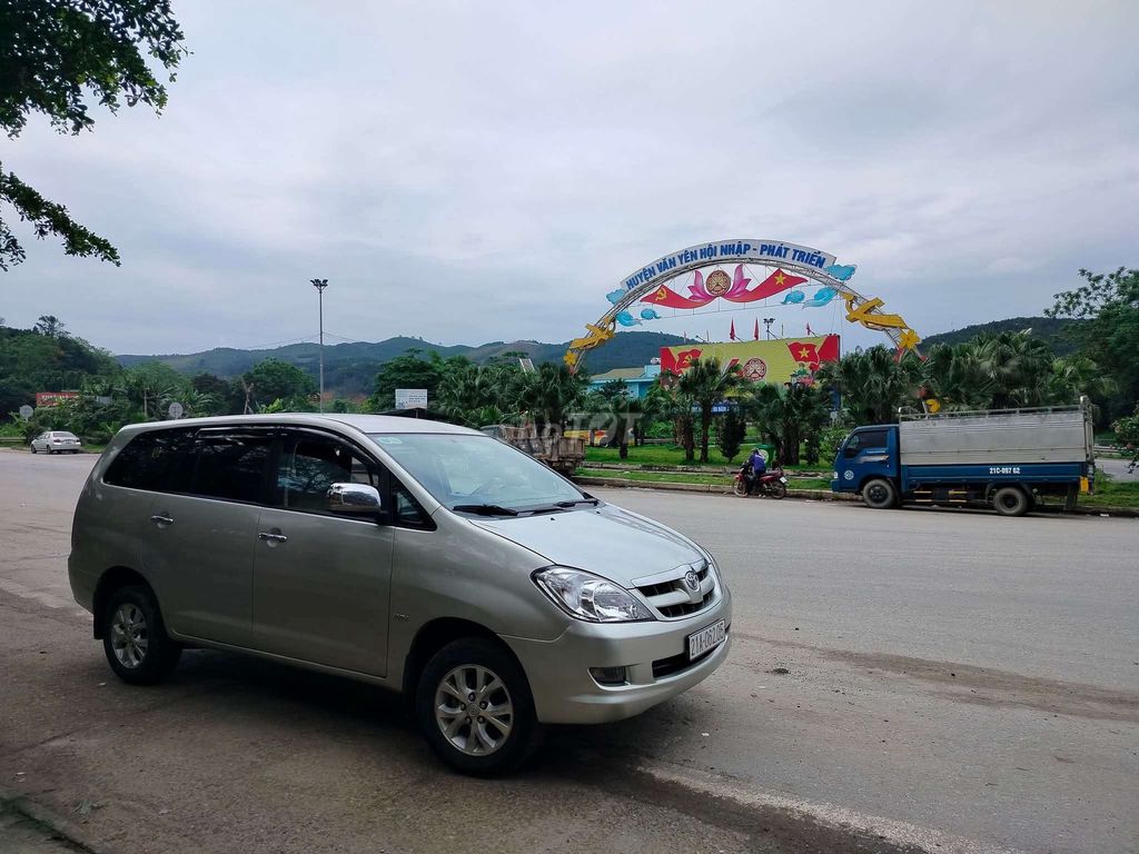 Toyota Innova 2008 - ảnh 5