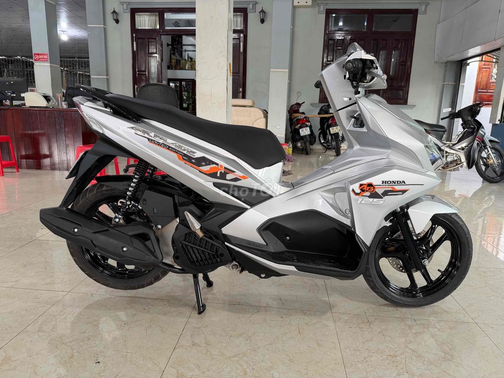 Honda Air Blade - ảnh 3