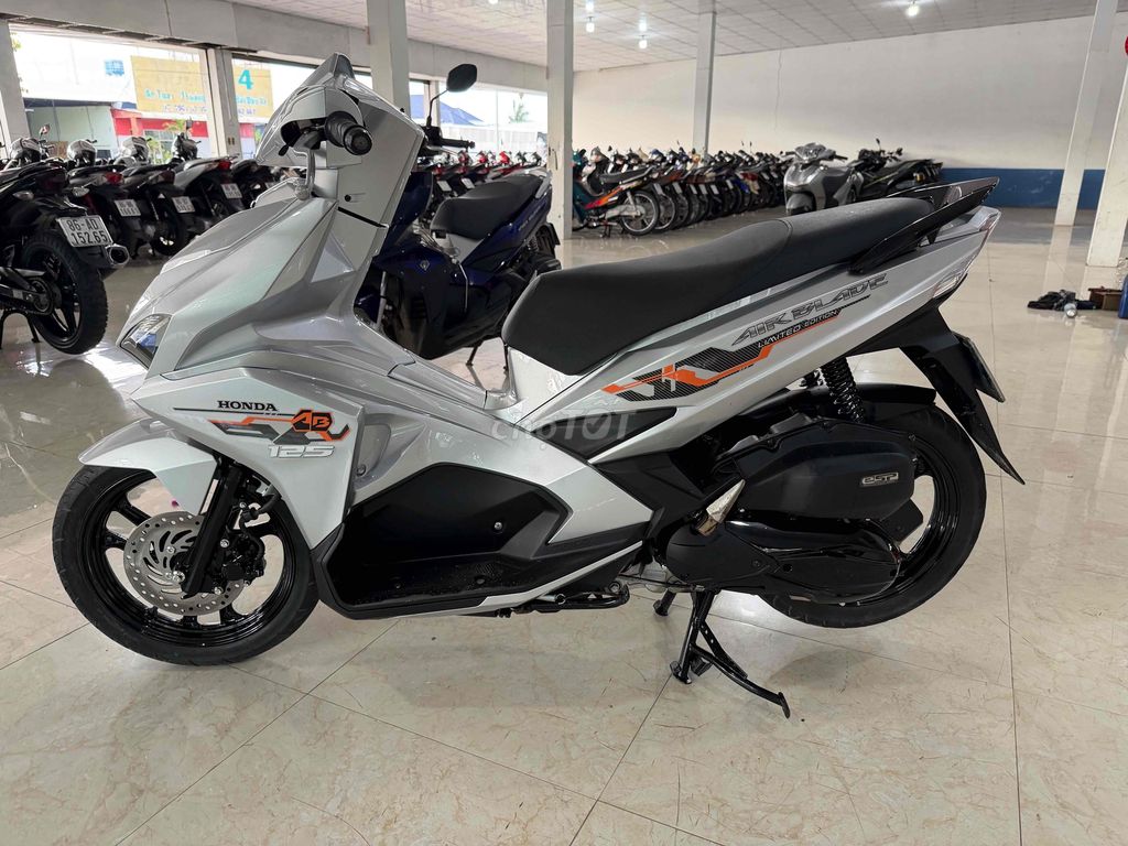 Honda Air Blade - ảnh 4