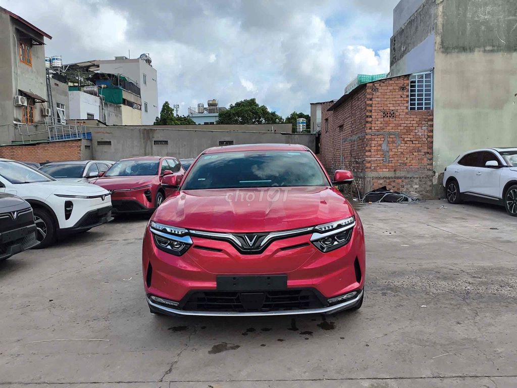 VinFast VF8 Plus 2023 - ảnh 1