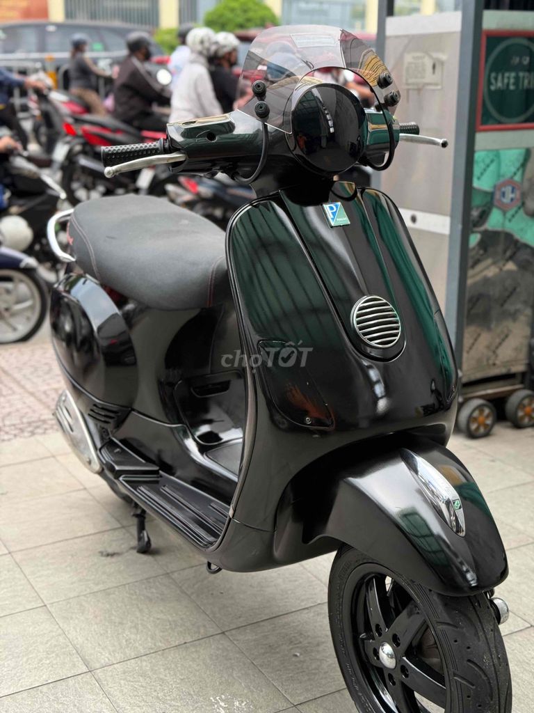 Piaggio Vespa 2011 - ảnh 2