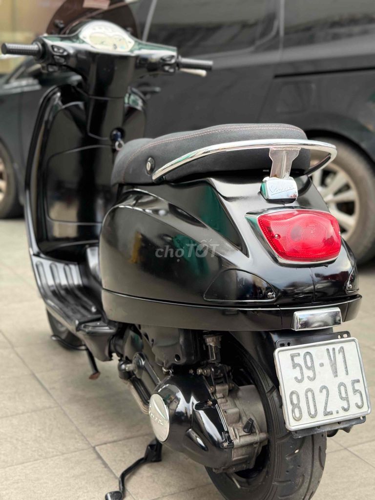 Piaggio Vespa 2011 - ảnh 5