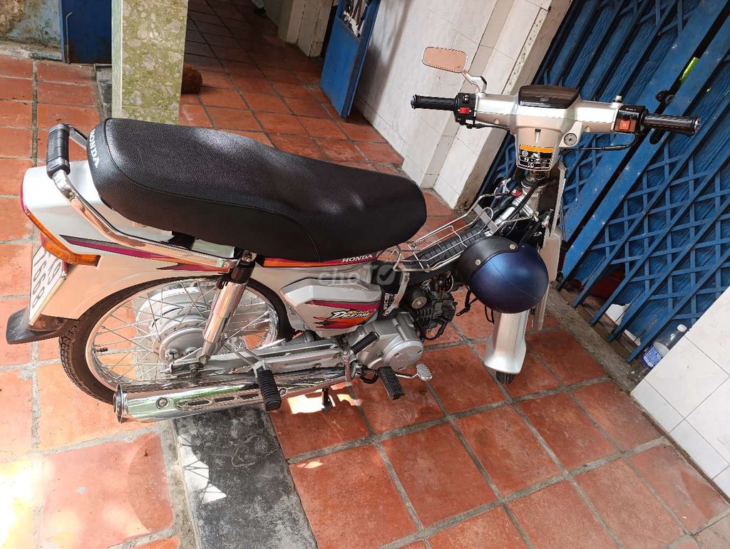 Honda Dream 1995 - ảnh 3