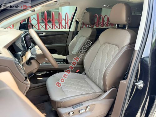 Volkswagen Viloran Luxury 2024 - ảnh 4