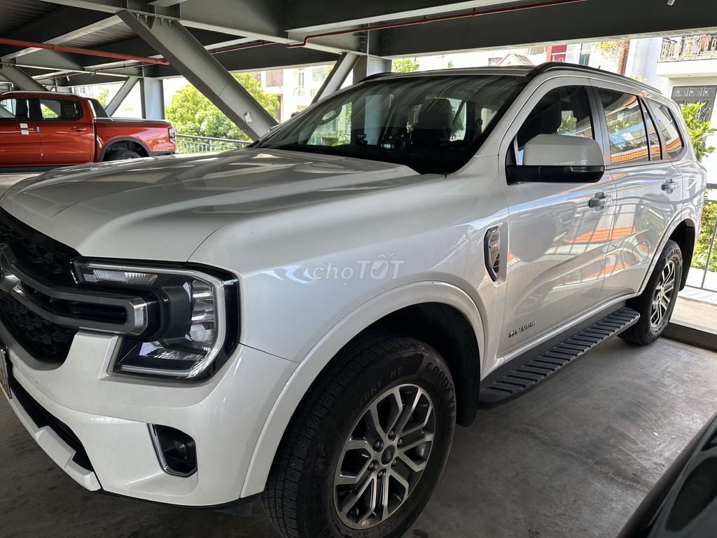 Ford Everest 2022 - ảnh 2