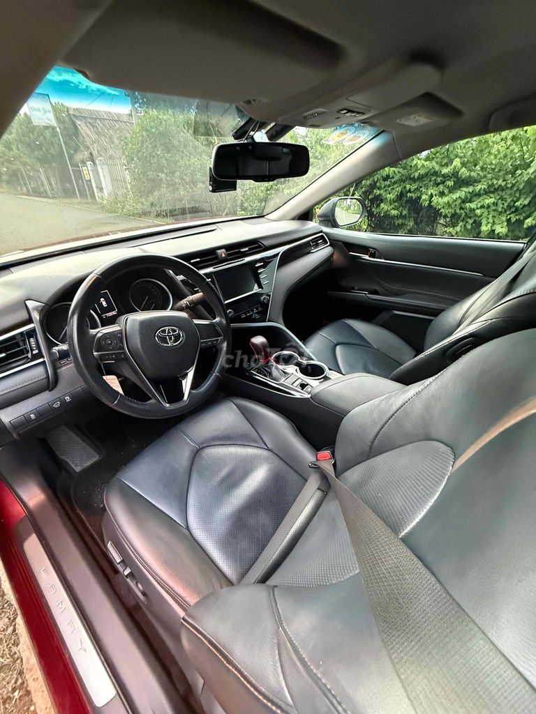 Toyota Camry - ảnh 4