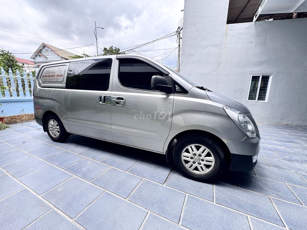 Hyundai Starex 2016 - ảnh 3