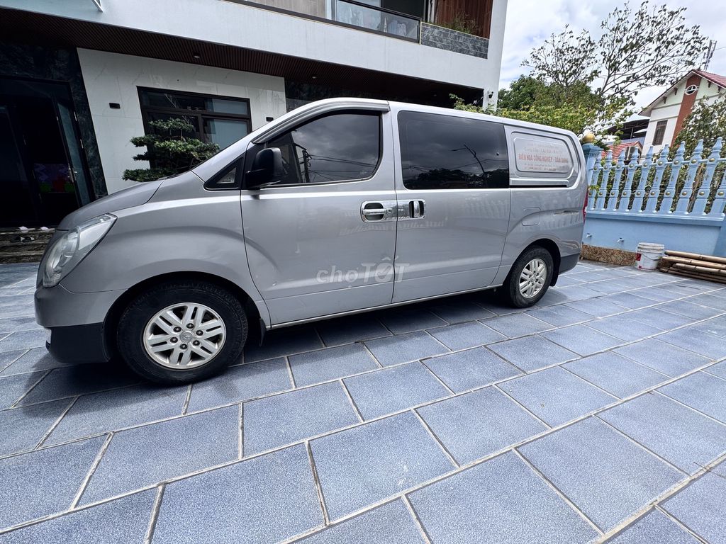Hyundai Starex 2016 - ảnh 4