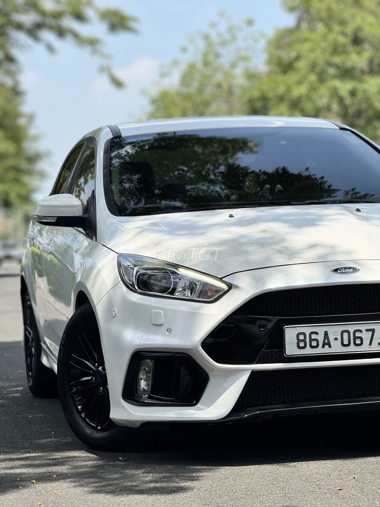 Ford Focus - ảnh 2