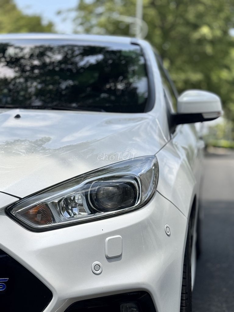 Ford Focus - ảnh 4