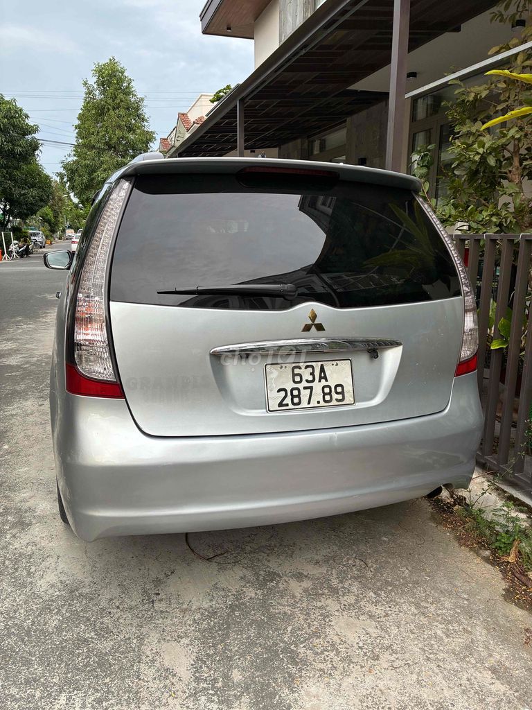 Mitsubishi Grandis 2009 - ảnh 1