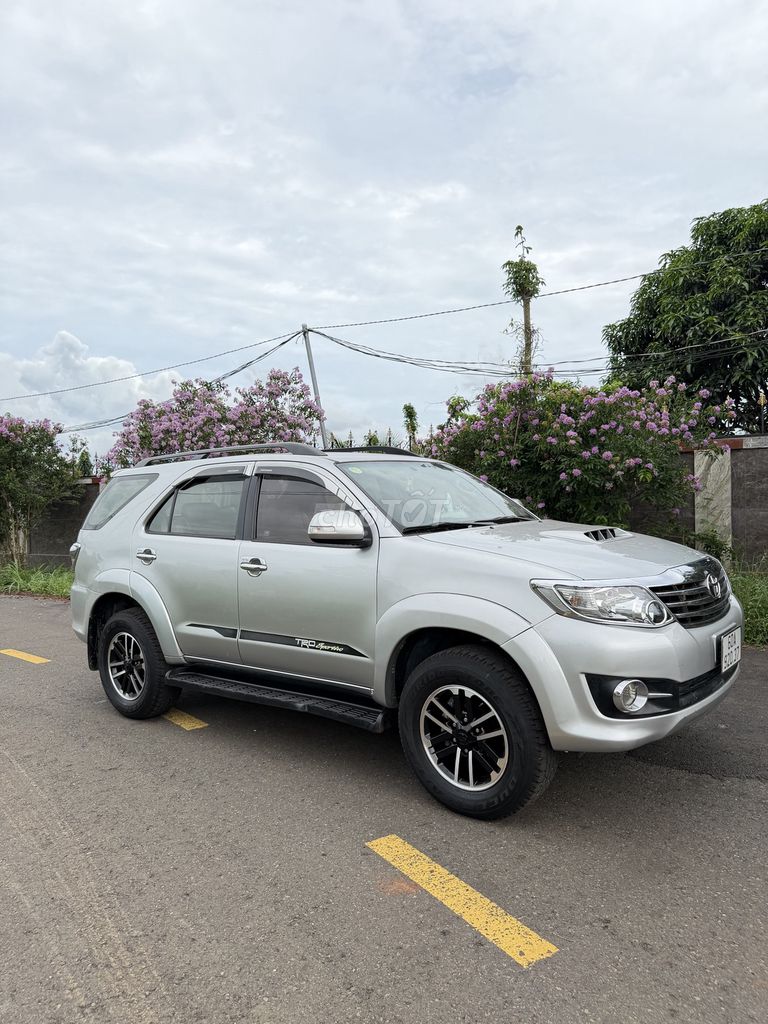 Toyota Fortuner 2015 - ảnh 4