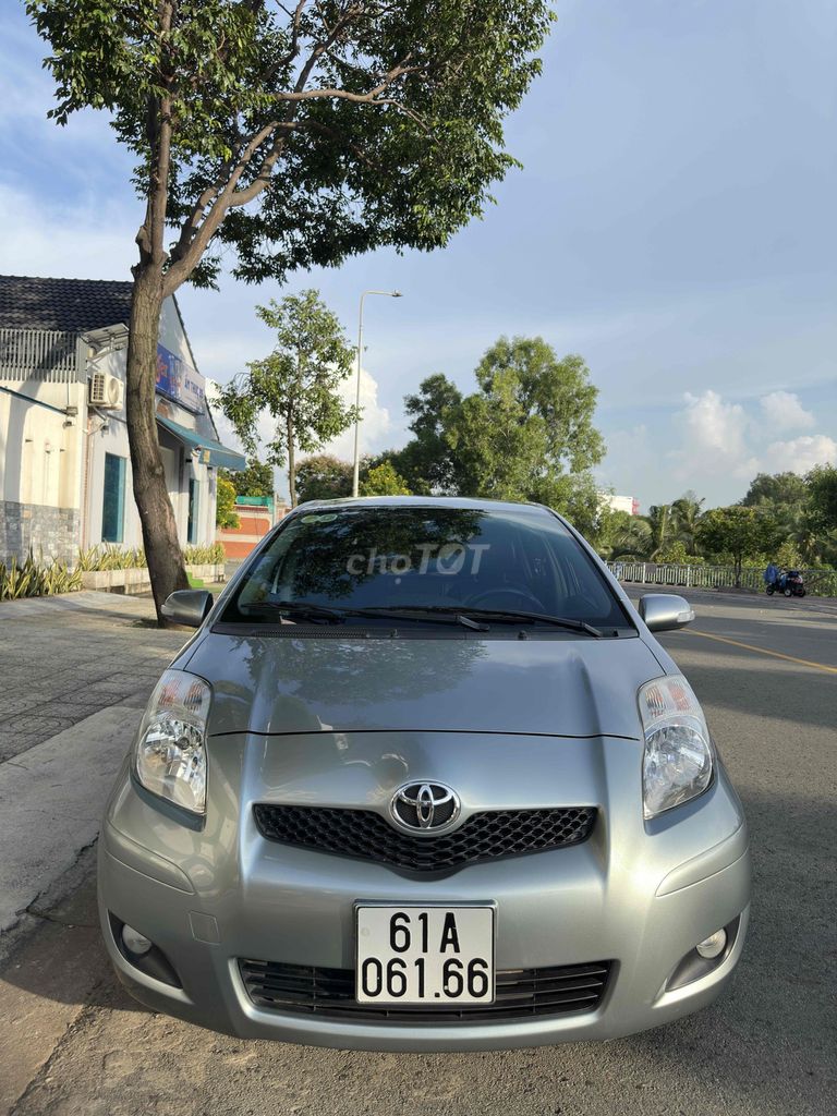 Toyota Yaris 2012 - ảnh 1