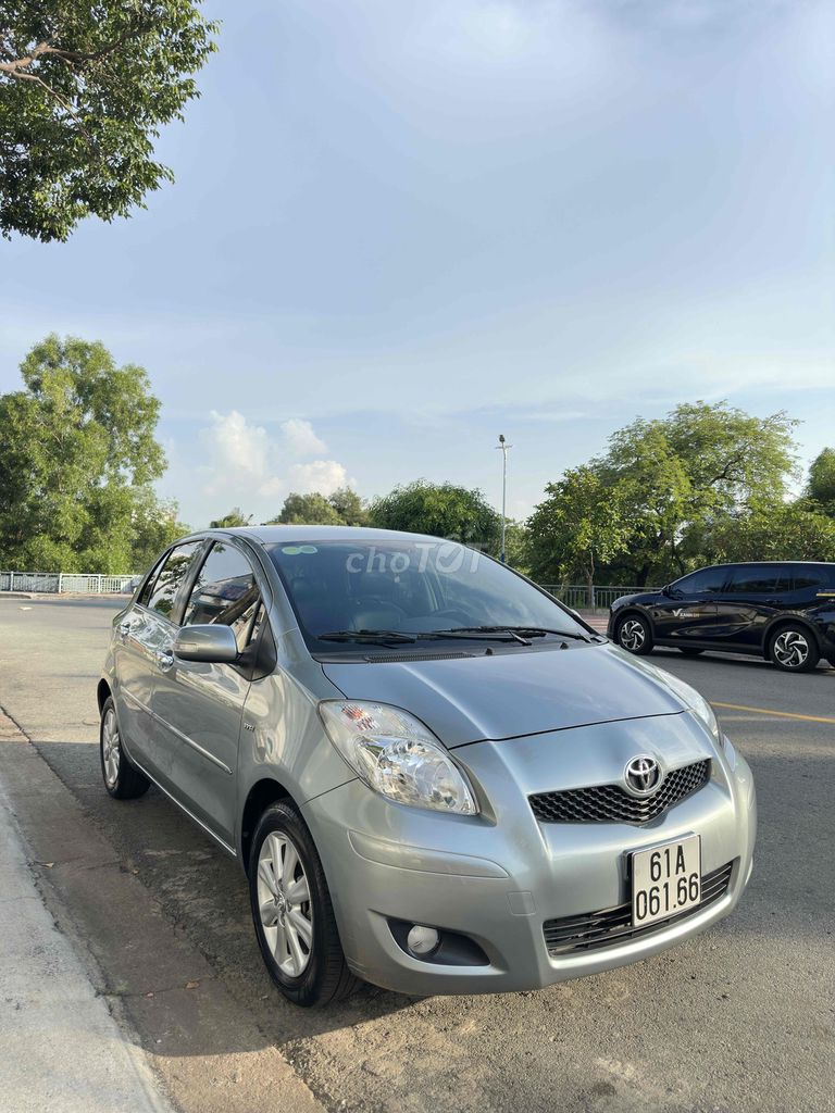 Toyota Yaris 2012 - ảnh 2