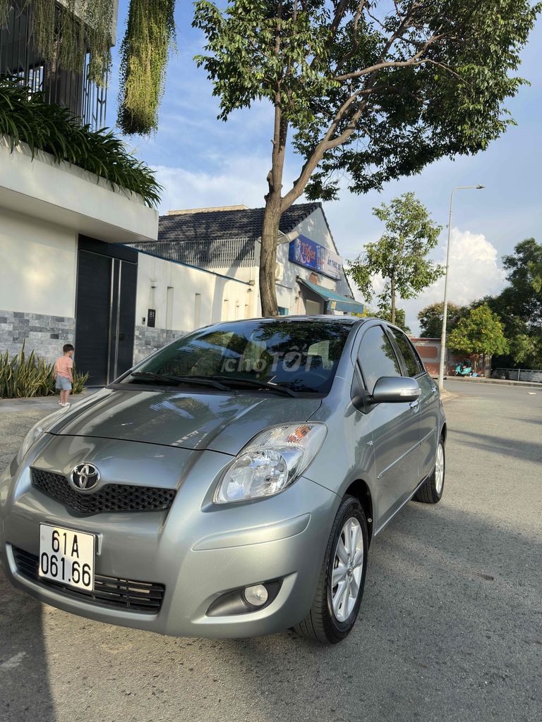 Toyota Yaris 2012 - ảnh 3