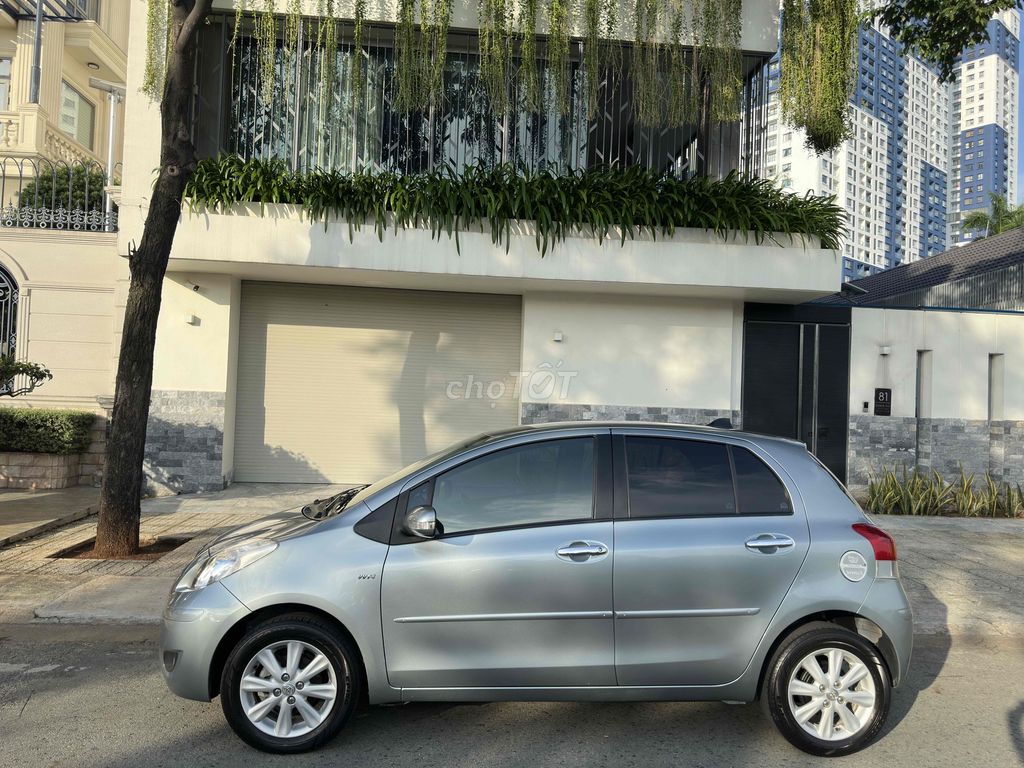 Toyota Yaris 2012 - ảnh 4