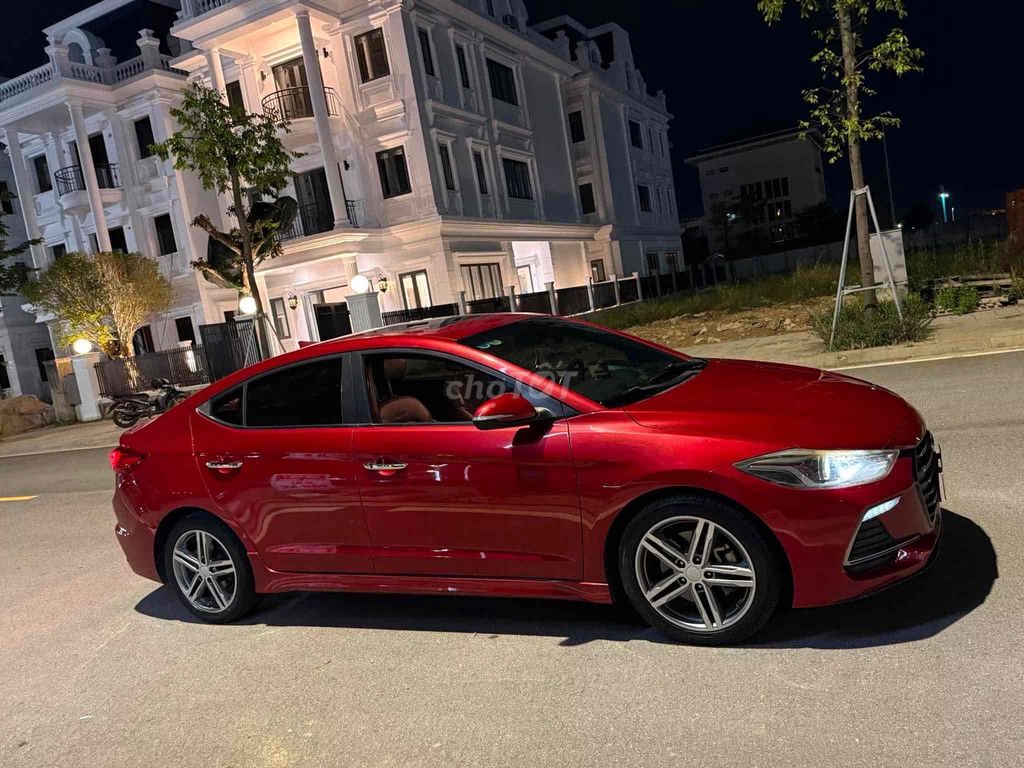 Hyundai Elantra - ảnh 5