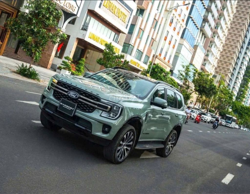 Ford Everest Platinum+ 2.3L 4x4 AT 2026 - ảnh 3