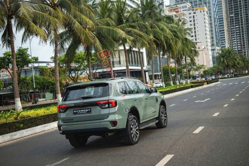Ford Everest Platinum+ 2.3L 4x4 AT 2026 - ảnh 5