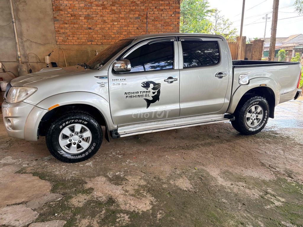 Toyota Hilux 2009 - ảnh 1