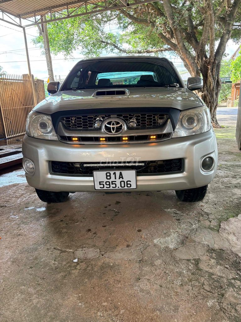 Toyota Hilux 2009 - ảnh 2