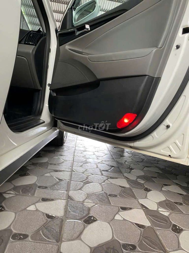 Hyundai Sonata 2011 - ảnh 1