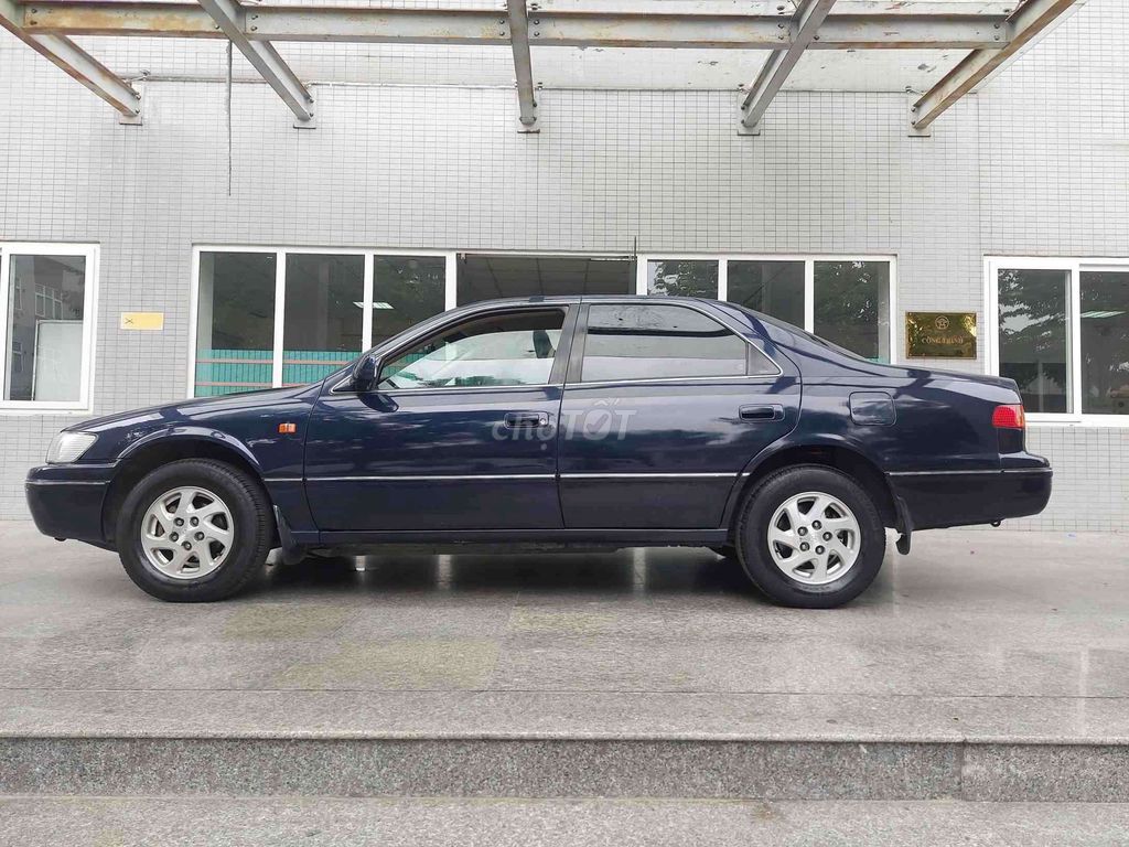 Toyota Camry 2001 - ảnh 2