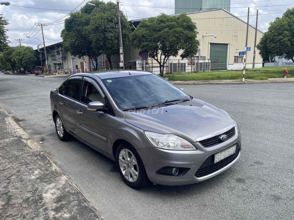Ford Focus 2011 - ảnh 2