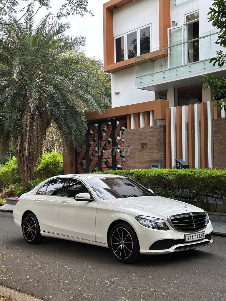 Mercedes-Benz 2021 - ảnh 1