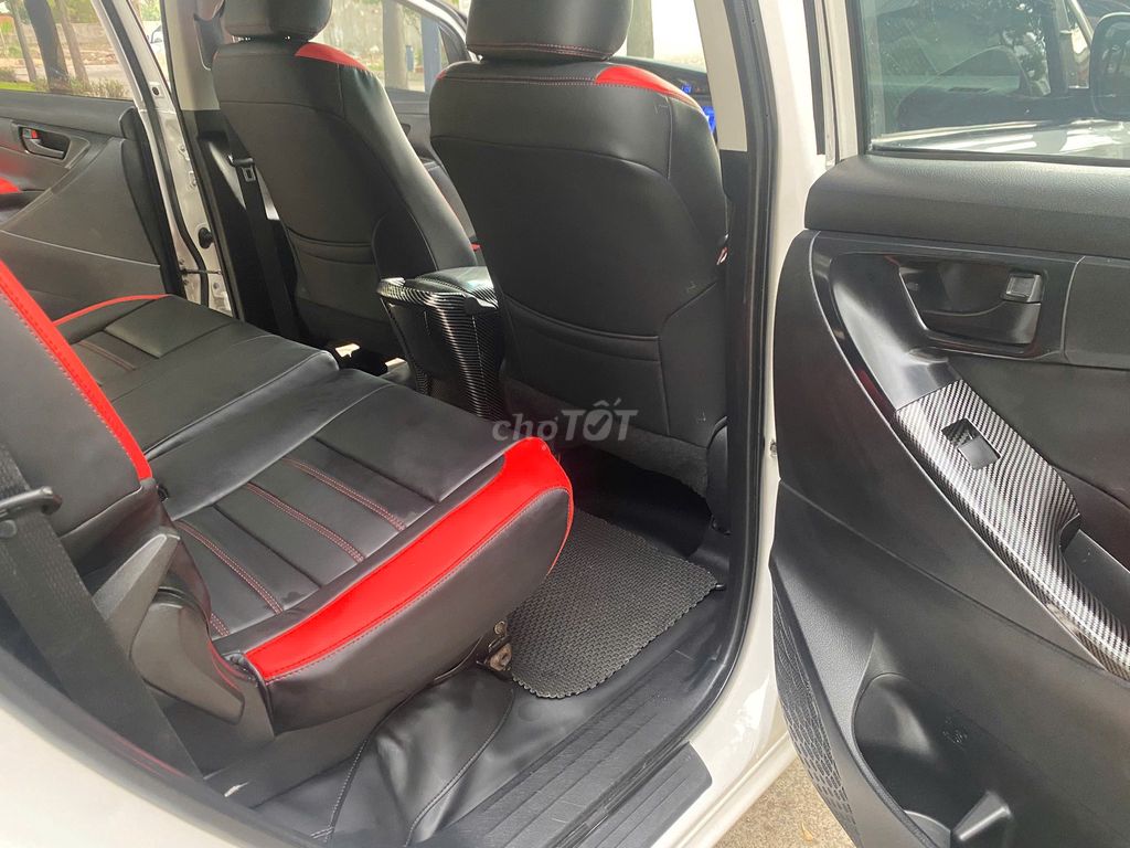 Toyota Innova 2.0E - ảnh 4