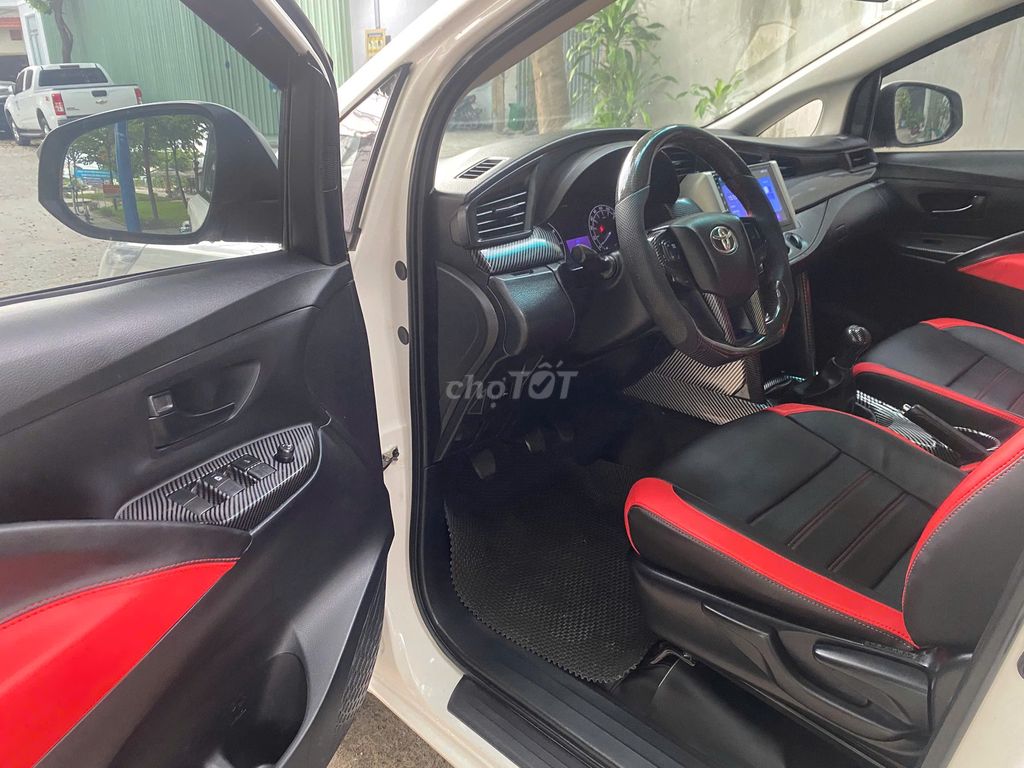 Toyota Innova 2.0E - ảnh 5