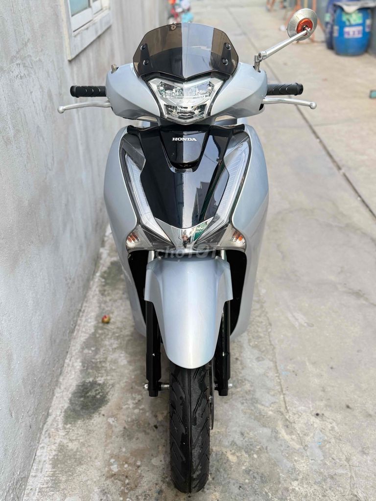 Honda SH 2018 - ảnh 1