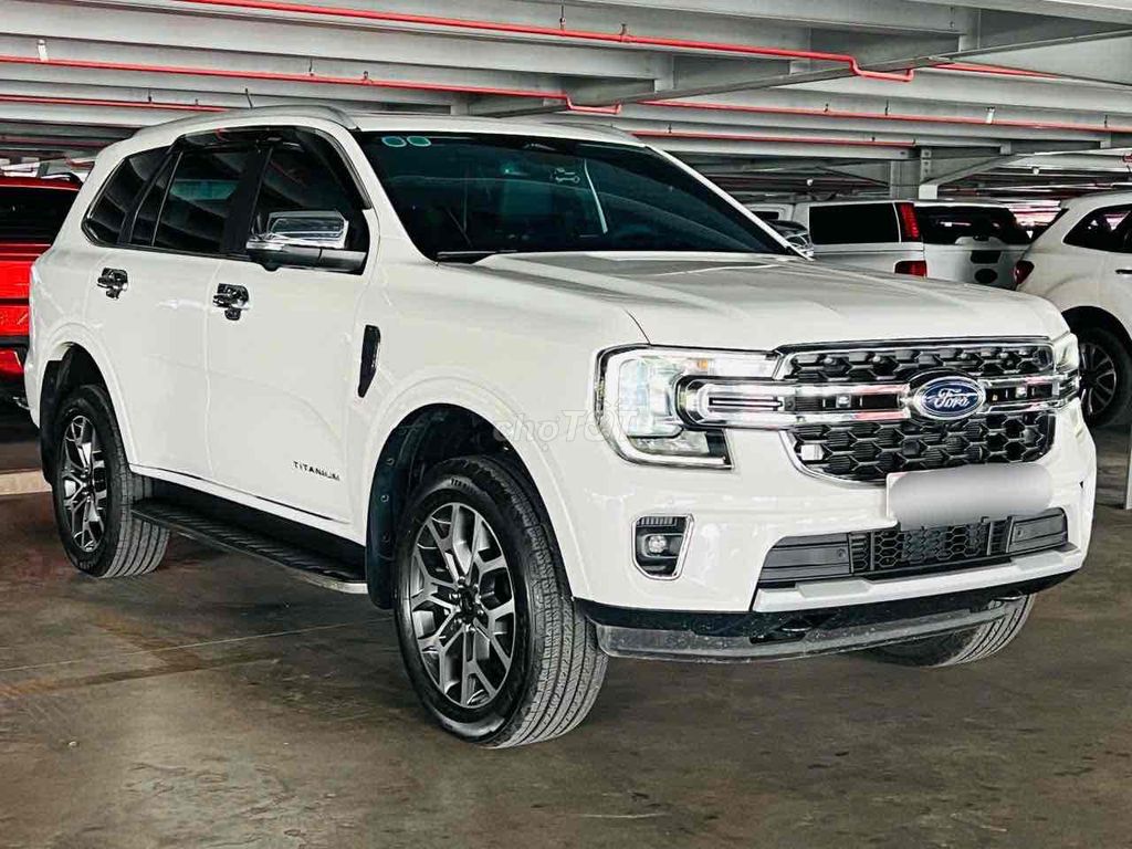 Ford Everest 2024 - ảnh 1