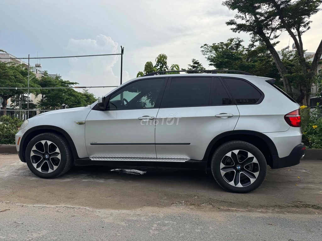 BMW X5 2009 - ảnh 2