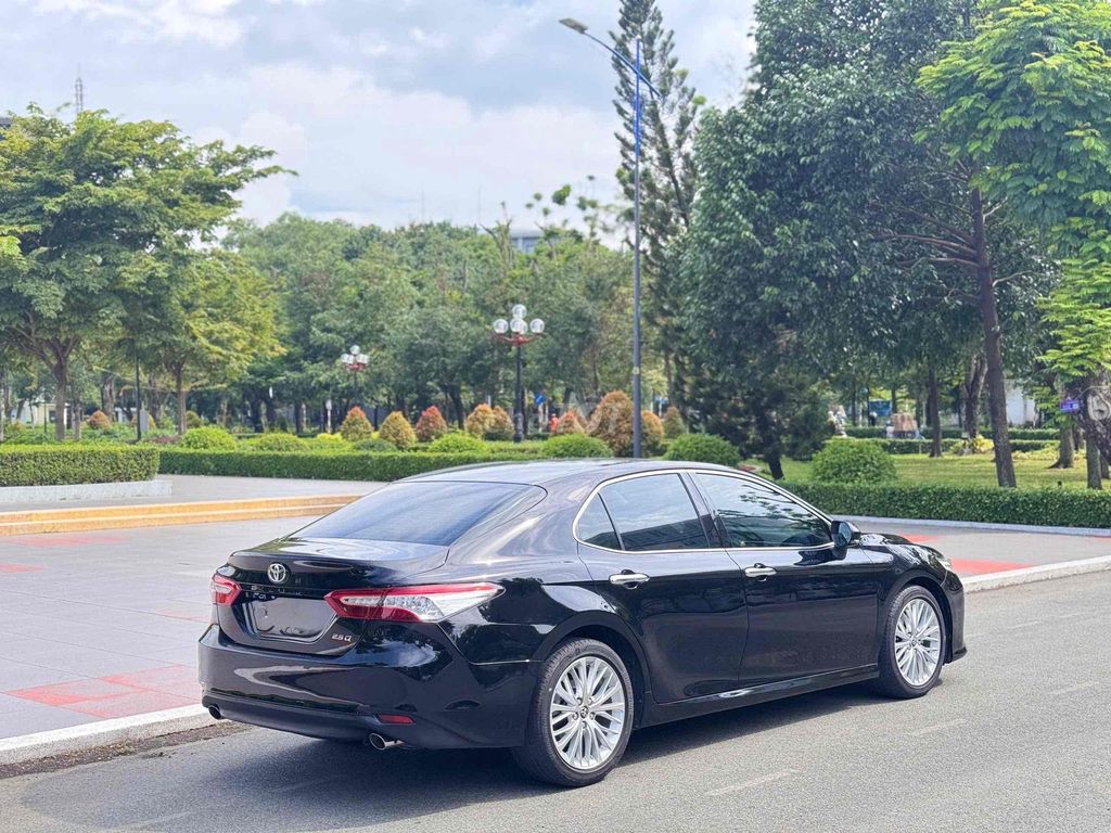 Toyota Camry 2.5Q 2019 - ảnh 3