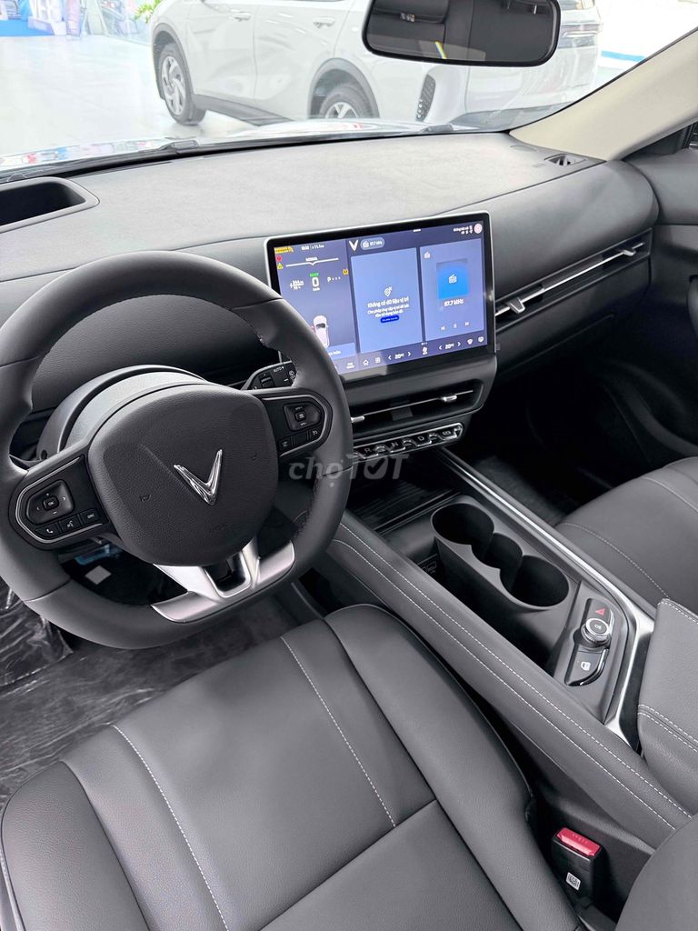 VinFast VF7 Eco - ảnh 5