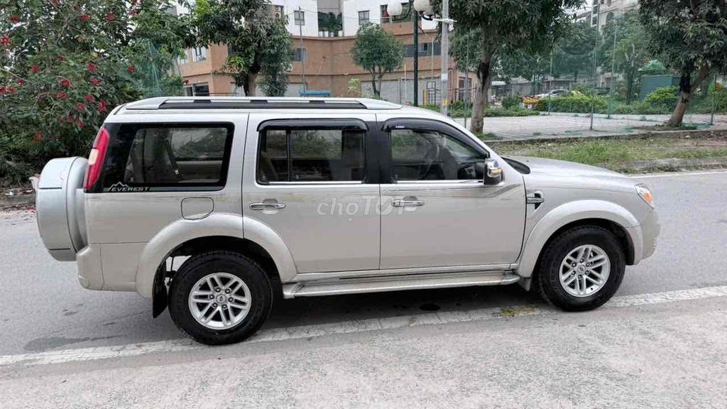Ford Everest 2009 - ảnh 3