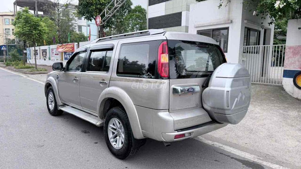 Ford Everest 2009 - ảnh 4