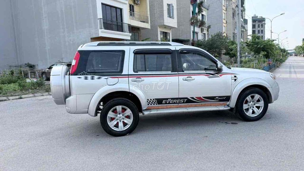 Ford Everest 2011 - ảnh 5