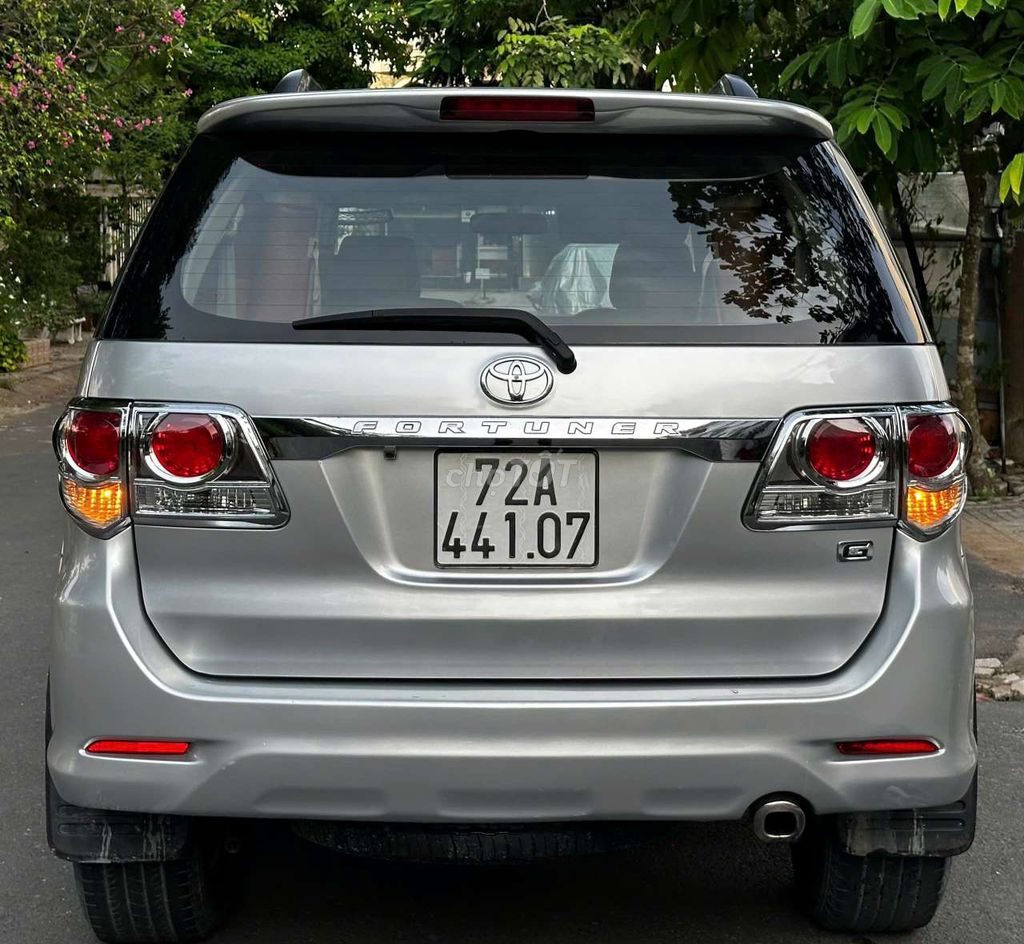 Toyota Fortuner 2012 - ảnh 2
