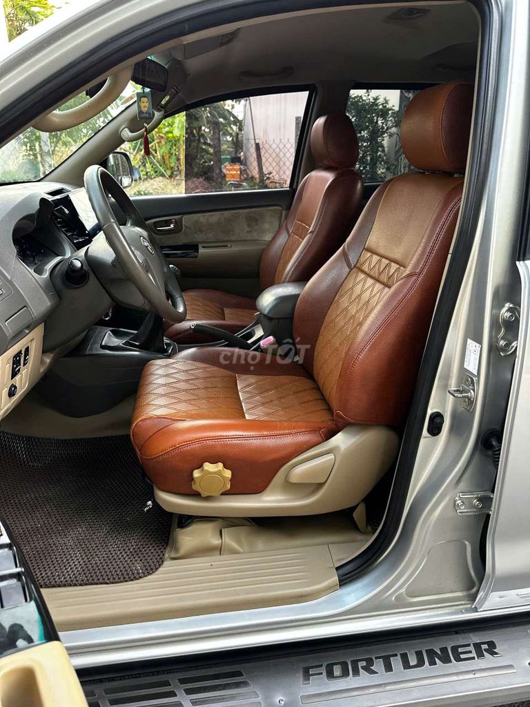 Toyota Fortuner 2012 - ảnh 5