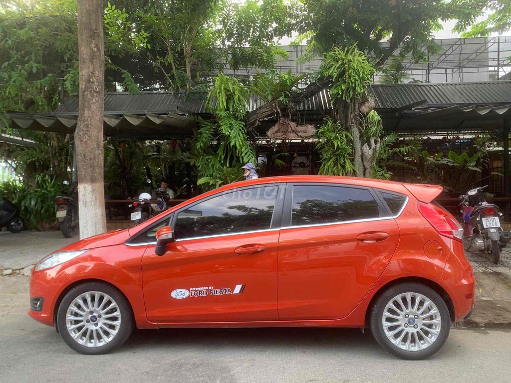 Ford Fiesta 2014 - ảnh 1