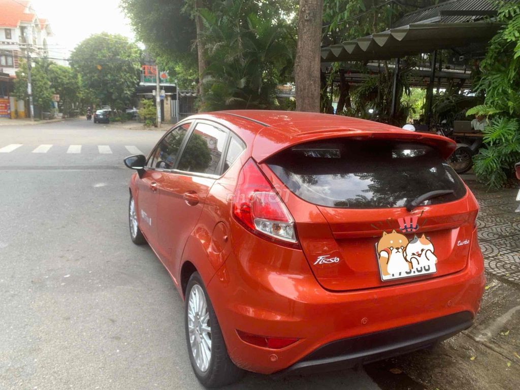 Ford Fiesta 2014 - ảnh 2